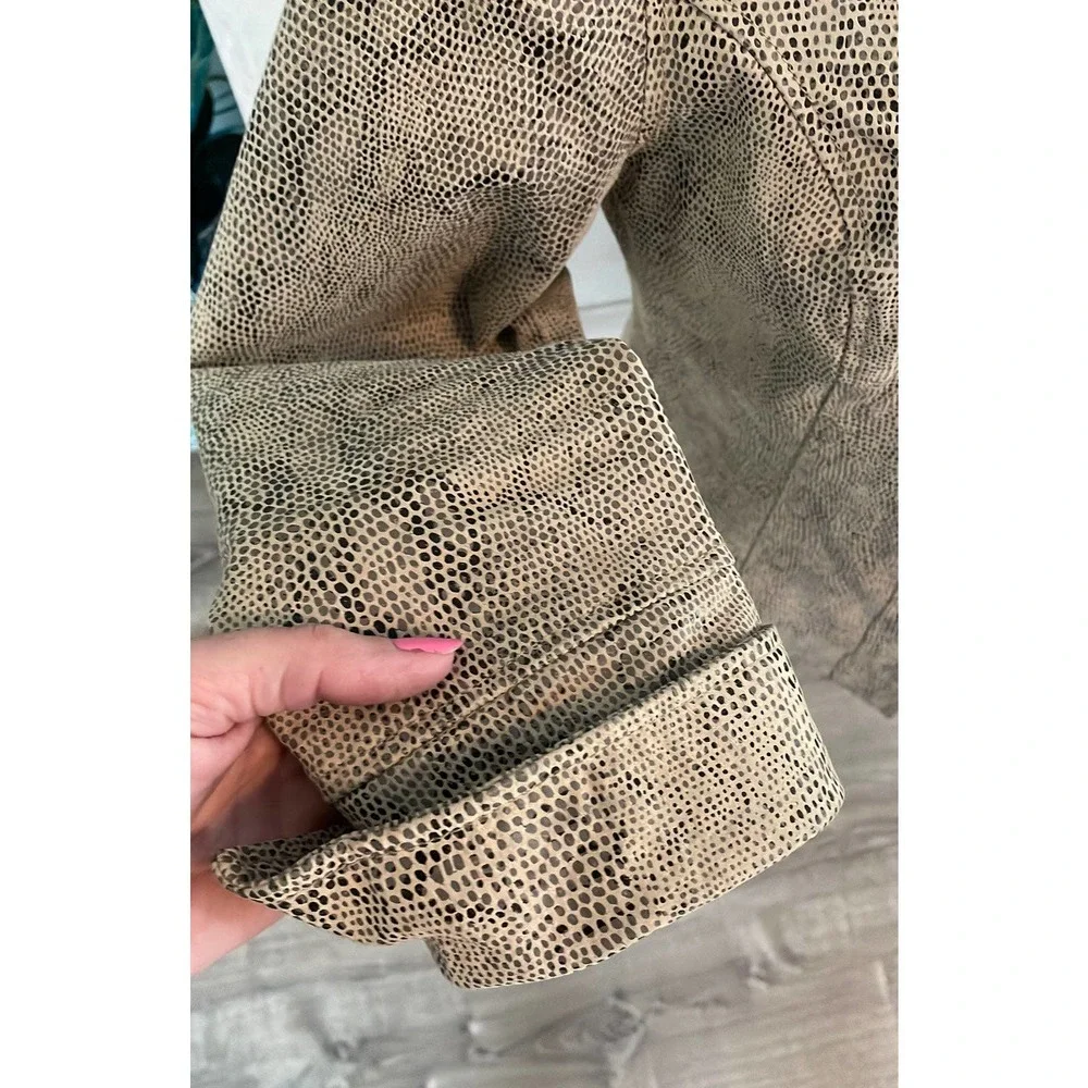 Vintage Women's Tan Leather Snakeskin Print Lined jacket Size M - Picture 4 of 11